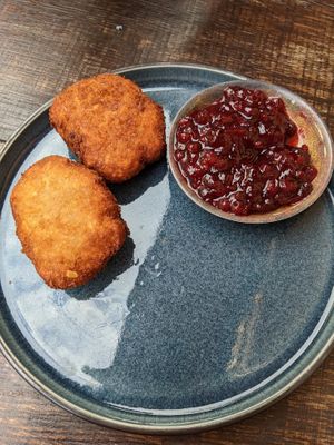 "Keese-Camembäärts" - yummy! at Froindlichst in Berlin