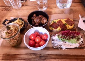 Brettina breakfast option but swapped the pancakes for extra veggies  at Froindlichst in Berlin