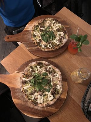 Truffle pizza   at Froindlichst in Berlin