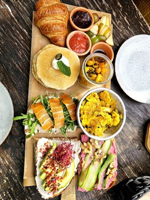Breakfast for two at Froindlichst in Berlin