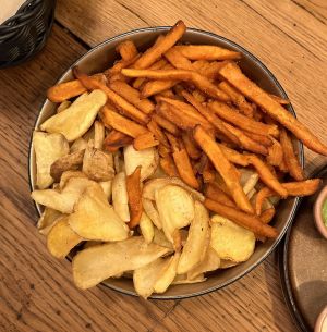 Mixed fries .  at Froindlichst in Berlin