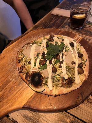 Trüffel‘s Wald - Mandel-Rucola-Pesto, Cashew-Käse, Spinat, Trüffel-Mayo, Champignons   at Froindlichst in Berlin
