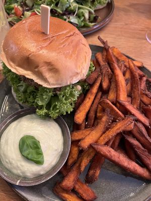 Lentil burger   at Froindlichst in Berlin