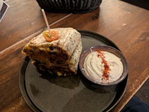 Burrito with a garlic sauce at Froindlichst in Berlin