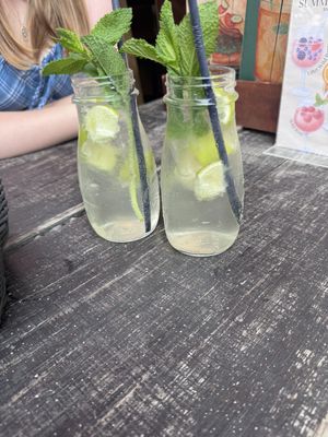 Fresh lemonade   at Froindlichst in Berlin