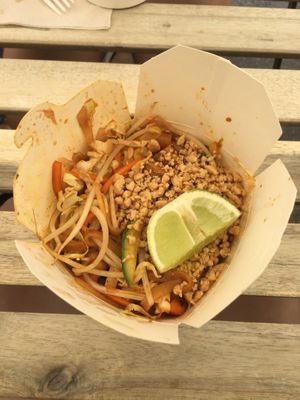 Vegan pad thai at Curry & Co in Turin