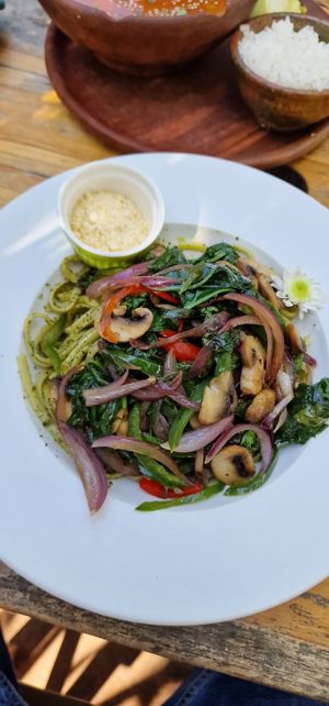Pesto pasta at Maracuyá in Flores