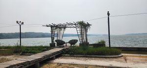 Ils ont une table au bord du lac at Maracuyá in Flores