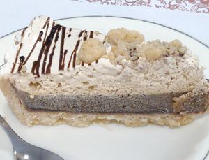 Cake option at Loving Hut 愛家好朋友素食屋 in Penghu