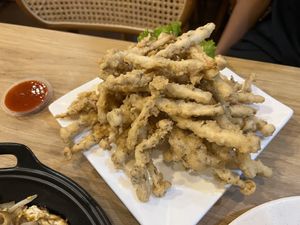 White Shiji mei mushroom oregano fried 6.5/10  at Nature Vegetarian Restaurant 大自然美蔬食馆 in Batam