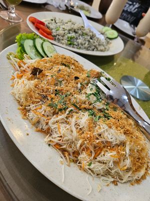 Fried Mee Hoon ~ 12/11/23 at Nature Vegetarian Restaurant 大自然美蔬食馆 in Batam