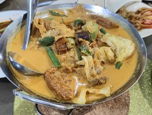 Curry with assorted vegetables. 
Kari Taupok at Nature Vegetarian Restaurant 大自然美蔬食馆 in Batam