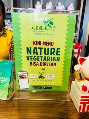 You can order food delivery via Go Jek at Nature Vegetarian Restaurant 大自然美蔬食馆 in Batam