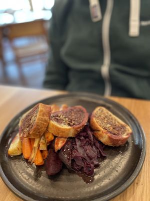 Lentils roast + veggies at Hendersons in Edinburgh