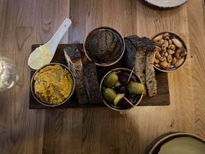 Nibbles platter (hummus, mushroom pate and olives)  at Hendersons in Edinburgh