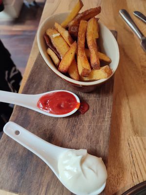 Chips at Hendersons in Edinburgh