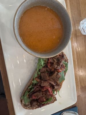 Lunch   at Hendersons in Edinburgh