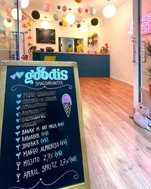 Lots of vegan flavors  at Gooodis in Odense
