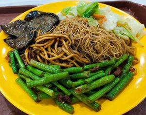 Bee hoon and kway teow mee plus dishes at Makan Vegan 斋这里 - Toa Payoh in Central Singapore