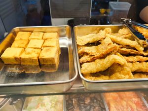 Early morning dishes at Makan Vegan 斋这里 - Toa Payoh in Central Singapore