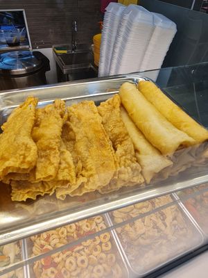 Popiah and fried taukee ~ 28/11/21 at Makan Vegan 斋这里 - Toa Payoh in Central Singapore