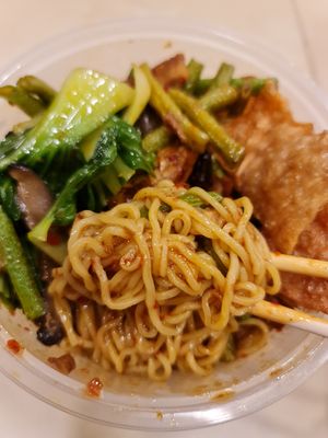 Dry noodle ~ soggy ~ overboiled ~ 11/12/21 at Makan Vegan 斋这里 - Toa Payoh in Central Singapore