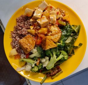 $7.20 - 5 items with Brown Rice 😱 ~ 10/4/22 at Makan Vegan 斋这里 - Toa Payoh in Central Singapore