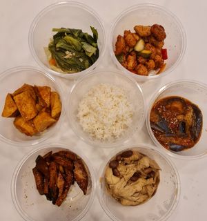 6 dishes 1 rice @$16.60 for praying session at Makan Vegan 斋这里 - Toa Payoh in Central Singapore