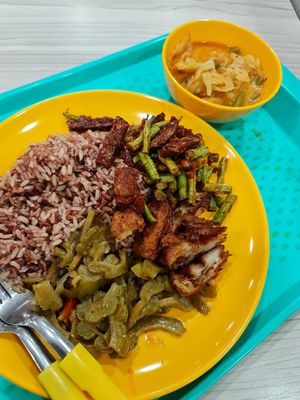 $6 Lunch ~ 12/6/22 at Makan Vegan 斋这里 - Toa Payoh in Central Singapore