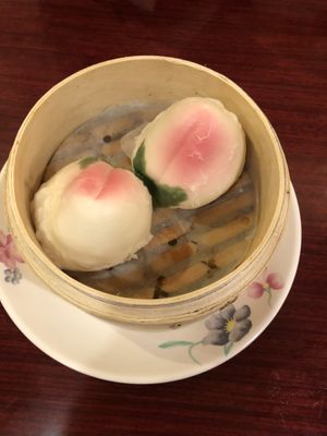 Longevity peach buns   at Baien in Nagoya