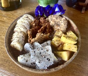 acai bowl, not super huge but delicious!! 😋 25K  at Gracias Vida in La Guajira
