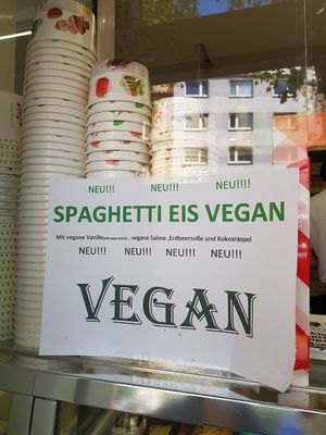 Spaghetti Eis Vegan at Eiscafe Olimpio in Frankfurt