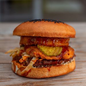 Nuestra Burger 87 cpm beyond meat super deli at 6|15 VH in Villahermosa