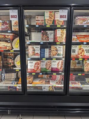 Vegan pizza at Woodman's in Appleton