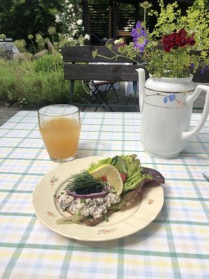 Sandwich “Gubbrōra"  at Sassargården Gårdsfik in Onslunda