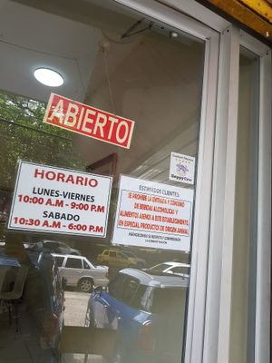 Hours at Loving Hut in Panama City