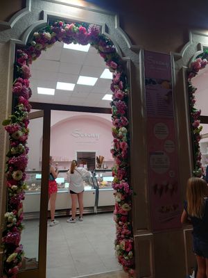 Beautiful decoration at Sereny Ice Cream in Pula