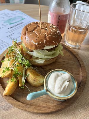 Бургер с фалафелем и клубничная комбуча  at Go Vegan Cafe in Batumi