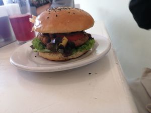 Hamburguesa teriyaki at Loving Hut - Xalapa in Xalapa