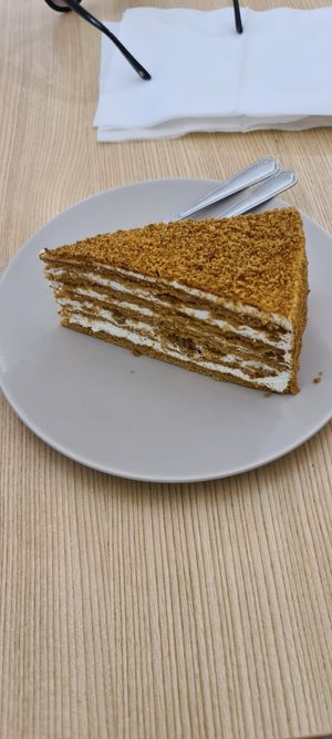 🍯 🎂 at Loving Hut - Vinohrady in Prague