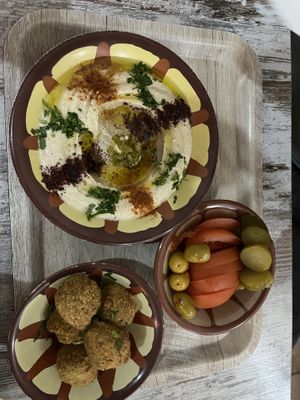 Piatto hummus #Veganuary at Atomic Falafel in Florence