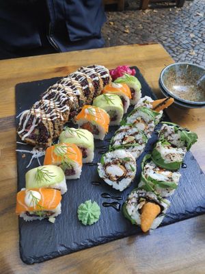 Crispy avo salmon, Magic unicorn, Crispy shrimps at Nori in Potsdam