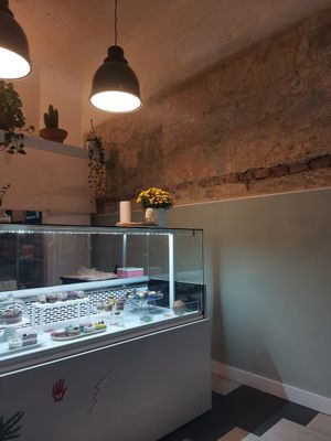 🌸Cute interior design 🌸 at Rock'n'Raw in Belgrade