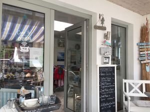 Entrance with small terrace  at Coffee & Travel in Fuerstenberg Havel