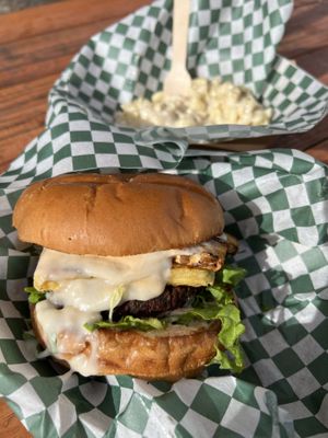 Sunshine Burger & Mac n’ Cheeze  at Plantology in Gainesville