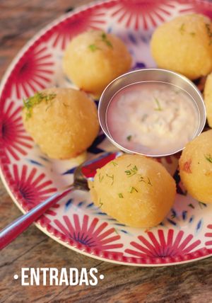 Deliciosas y variadas entradas🍵 at Artesano  in Medellin