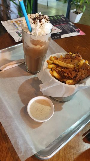Fish and chips and oreo milkshake at Hood Street Food in St Petersburg