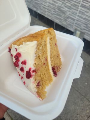 Raspberry Sponge at +39 in Menai Bridge