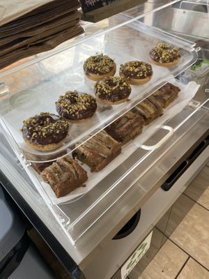 Vegan donuts 😍  at Rock n Roots in Williston Park