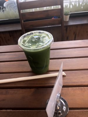 Lean green - kale, spinach, cucumbers, apples, celery and lemon   at Rock n Roots in Williston Park